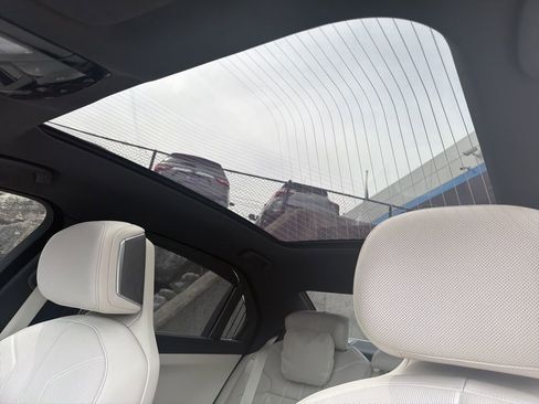 Used 2025 BMW i7 eDrive50 w/ M Sport Package RWD image 19