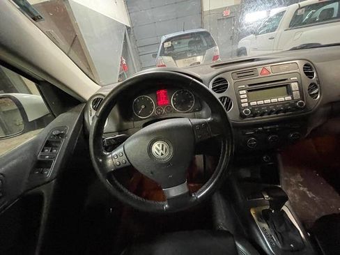 Used 2009 Volkswagen Tiguan SE image 33