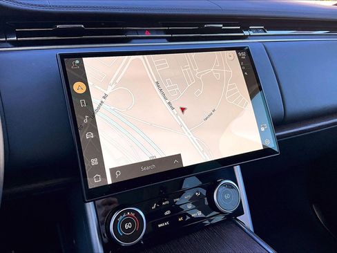 Used 2023 Land Rover Range Rover SE image 5