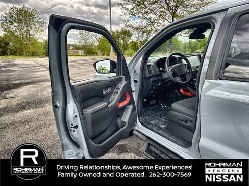 Used 2025 Nissan Frontier PRO-4X AWD/4WD image 11