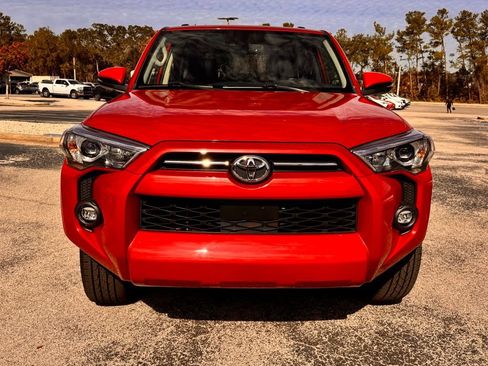 Used 2023 Toyota 4Runner SR5 Premium w/ Moonroof Package RWD image 2