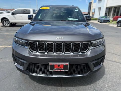 Used 2025 Jeep Grand Cherokee Laredo X AWD/4WD image 2