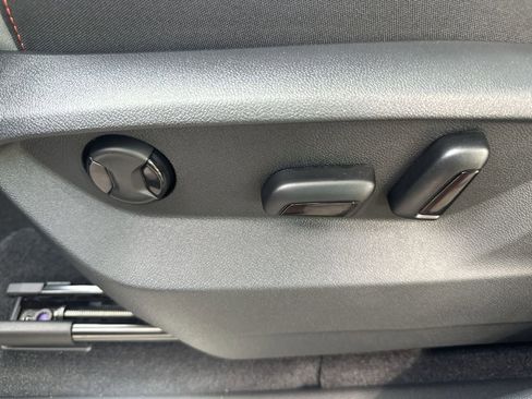 New 2025 Volkswagen Atlas Peak Edition SE image 12