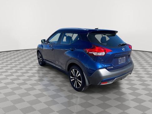 Used 2019 Nissan Kicks SR w/ SR Premium Package FWD image 9