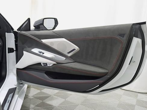 Used 2023 Chevrolet Corvette Stingray Premium Conv w/ Z51 Performance Package RWD image 35
