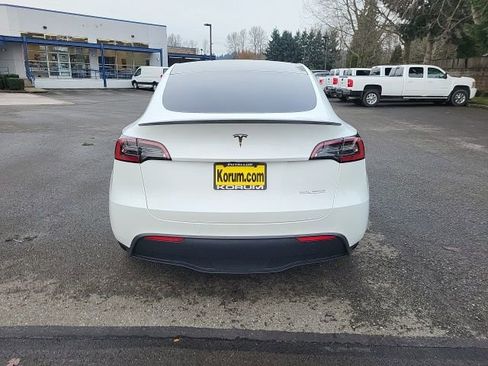 Used 2022 Tesla Model Y Performance image 4