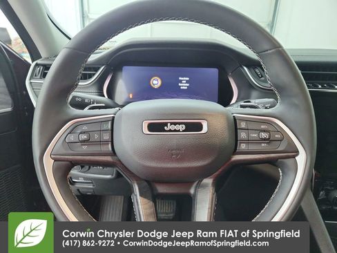 Used 2023 Jeep Grand Cherokee Limited image 22