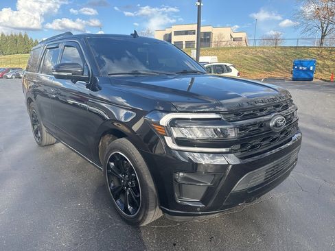 Used 2024 Ford Expedition Limited image 2