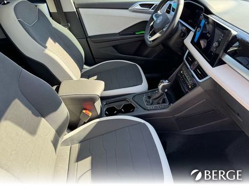 New 2025 Volkswagen Taos SE image 14