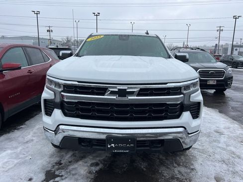 Used 2025 Chevrolet Silverado 1500 LT image 2