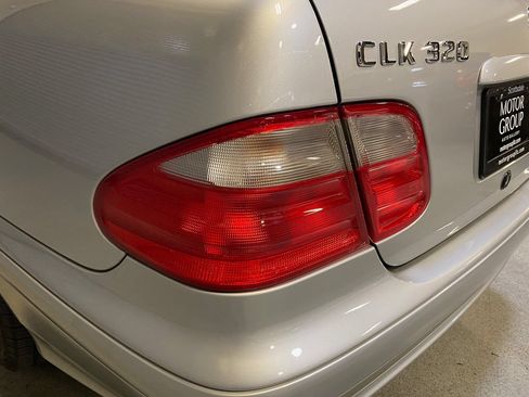 Used 2000 Mercedes-Benz CLK 320 Coupe image 30