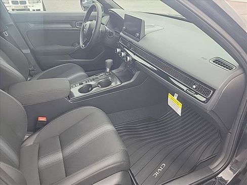 Used 2025 Honda Civic Sport image 23