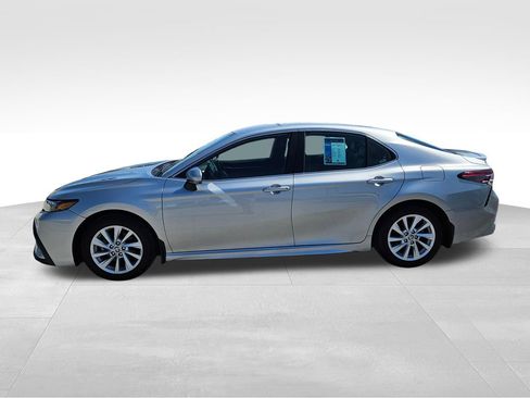 Used 2024 Toyota Camry SE FWD image 9