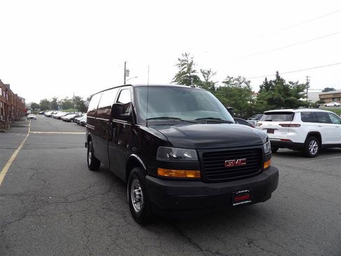 Used 2019 GMC Savana 2500 image 2