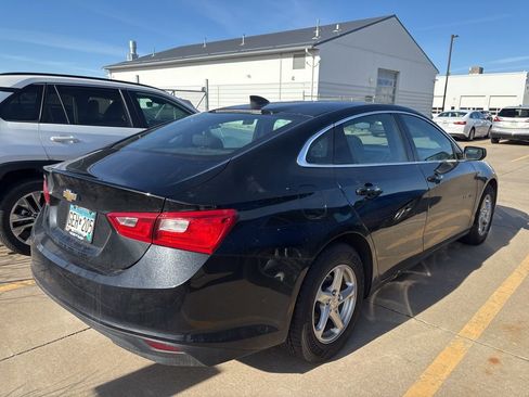 Used 2017 Chevrolet Malibu LS image 4