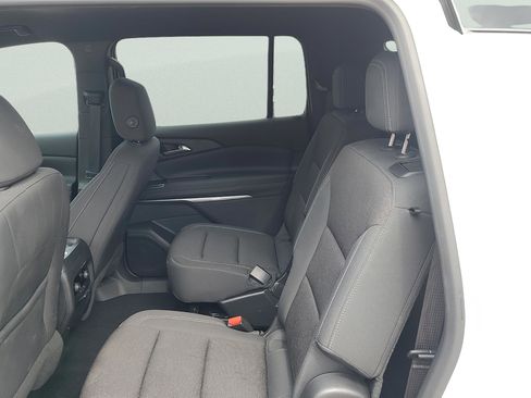 Used 2025 Chevrolet Traverse LT w/ Midnight/Sport Edition AWD/4WD image 13