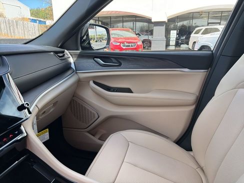 New 2026 Jeep Grand Cherokee Limited AWD/4WD image 26