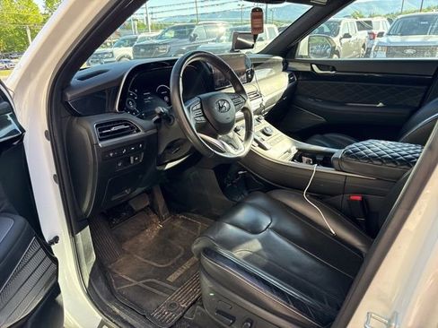 Used 2022 Hyundai Palisade Calligraphy w/ Winter Package image 3