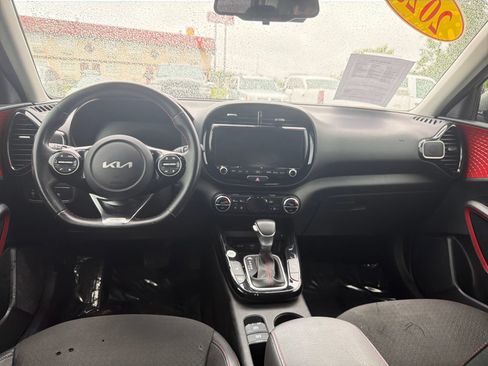Used 2023 Kia Soul GT-Line w/ GT-Line Technology Package FWD image 13
