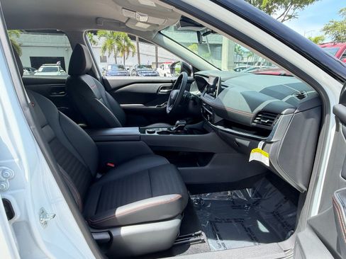 Certified 2026 Nissan Rogue SV AWD/4WD image 17