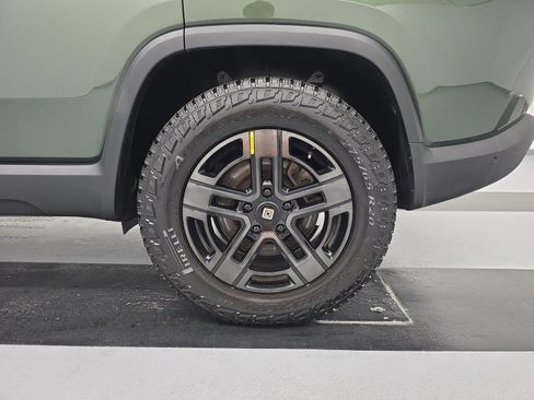 Used 2024 Rivian R1S Adventure AWD/4WD image 10