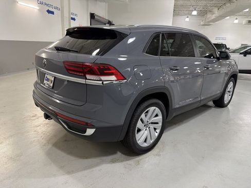 Used 2022 Volkswagen Atlas Cross Sport SE FWD image 9
