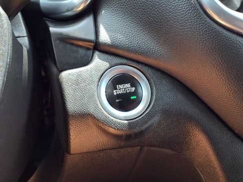 Used 2021 Chevrolet Equinox LT FWD image 13