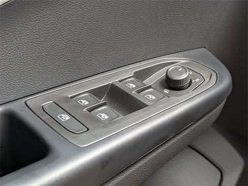 New 2026 Volkswagen Taos SE image 27