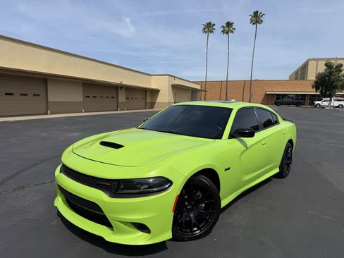 Used 2023 Dodge Charger R/T w/ Plus Group RWD image 3