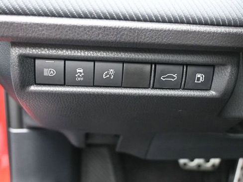 Used 2025 Toyota Camry SE image 21