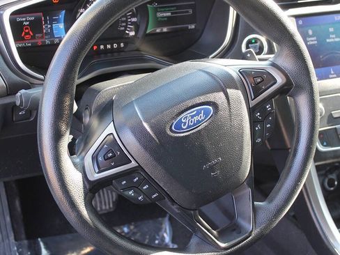 Used 2019 Ford Fusion SE image 12