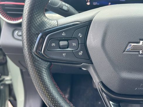 Used 2024 Chevrolet Trax RS w/ Sunroof Package FWD image 29