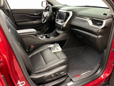 Used 2023 GMC Acadia SLT w/ Preferred Package image 40