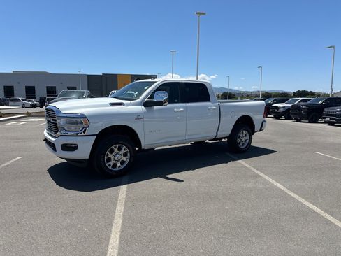 Used 2024 RAM 2500 Laramie AWD/4WD image 2