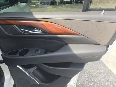 Used 2018 Cadillac Escalade Luxury image 20
