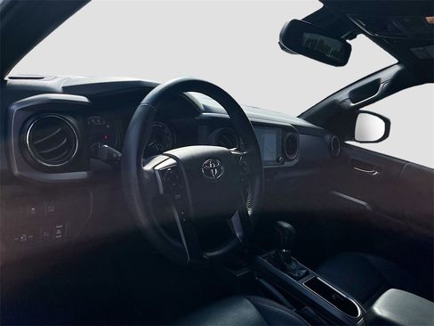 Used 2022 Toyota Tacoma TRD Pro image 9