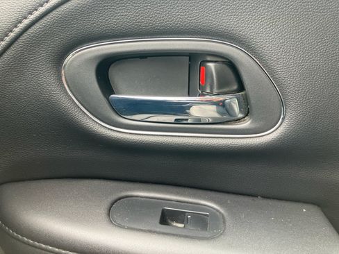 Used 2017 Honda HR-V EX-L image 33