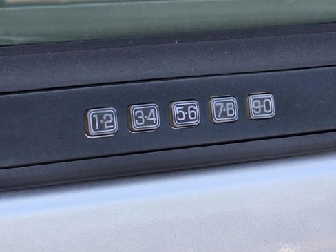 Used 2010 Ford Expedition XLT image 20