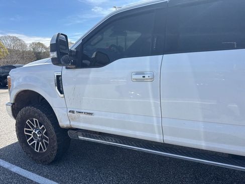 Used 2017 Ford F250 Lariat w/ Lariat Ultimate Package image 15