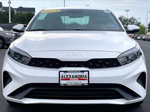 Used 2023 Kia Forte LXS w/ LXS Technology Package FWD image 3
