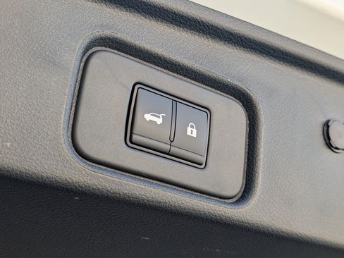 Used 2025 Nissan Pathfinder Platinum w/ Cargo Package FWD image 21