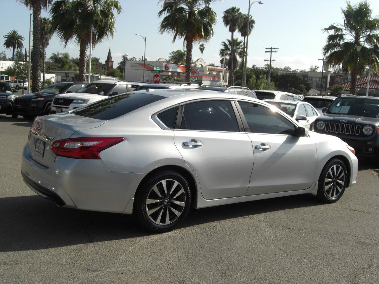 Used 2017 Nissan Altima 2.5 SV FWD image 14