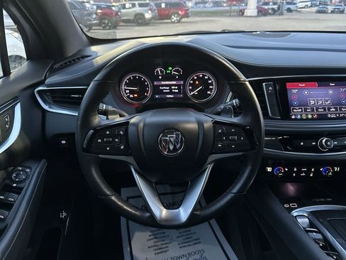 Used 2023 Buick Enclave Essence image 14