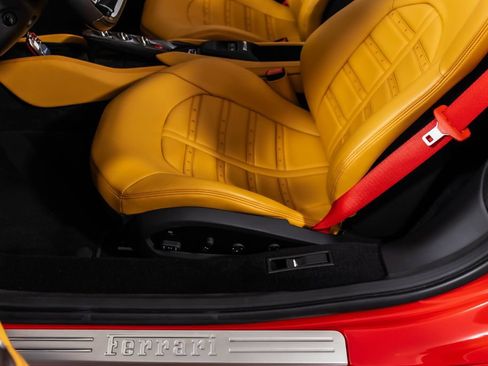 Certified 2023 Ferrari F8 Tributo RWD image 43
