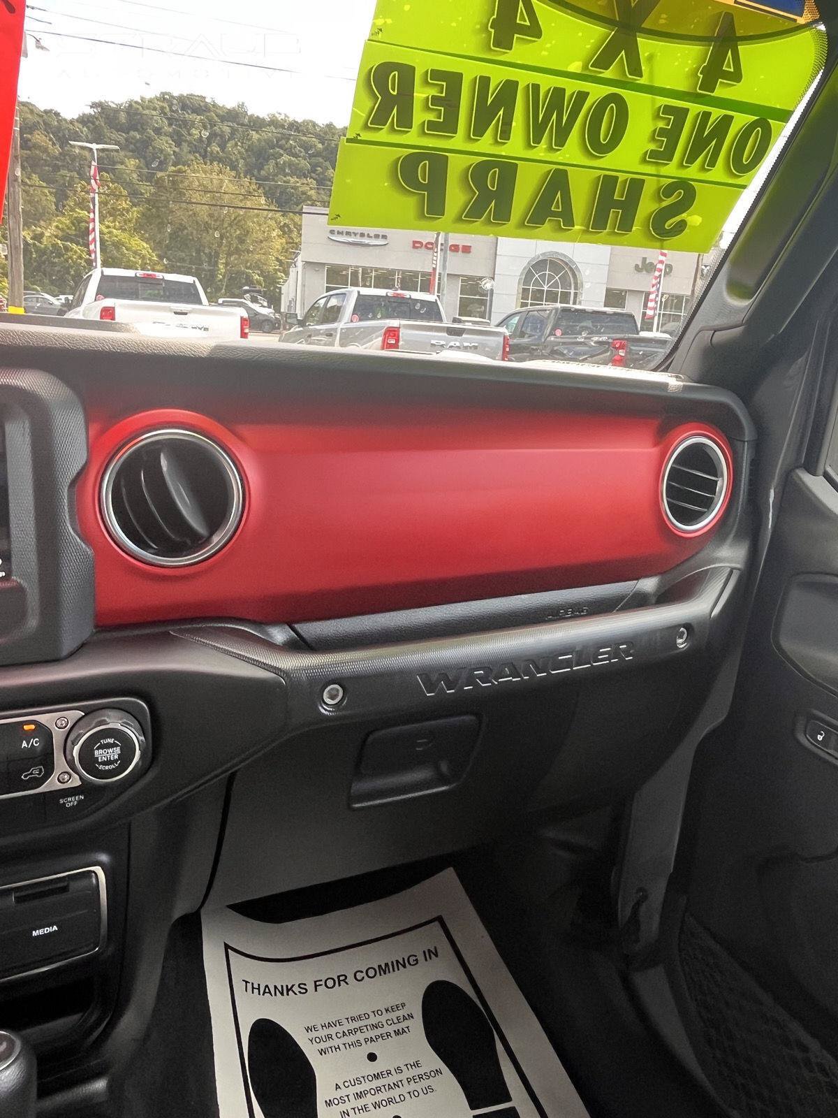 Used 2021 Jeep Wrangler Unlimited Rubicon w/ Cold Weather Group AWD/4WD image 25