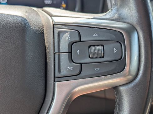 Used 2022 Chevrolet Suburban LT AWD/4WD image 25