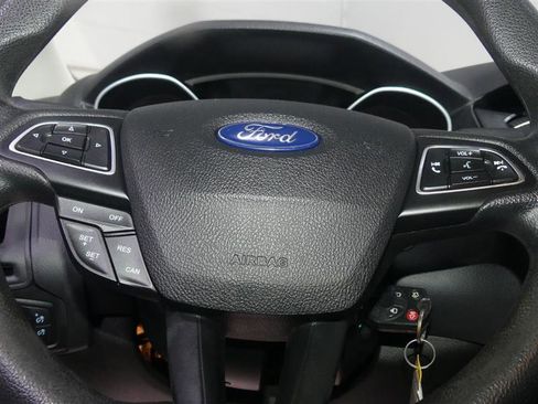Used 2018 Ford Focus SE FWD image 30