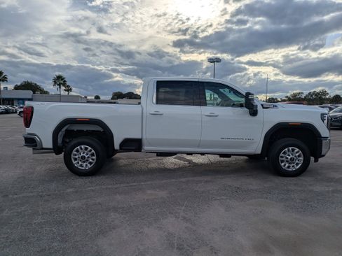 New 2026 GMC Sierra 2500 SLE image 3