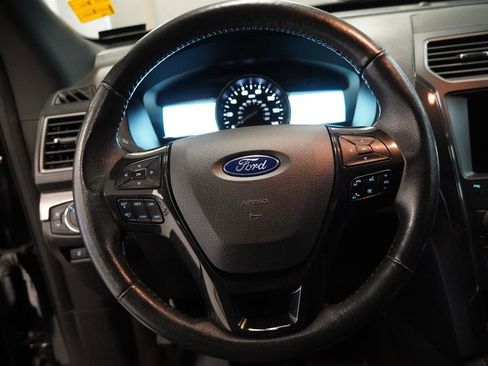 Used 2018 Ford Explorer XLT w/ Equipment Group 202A image 14