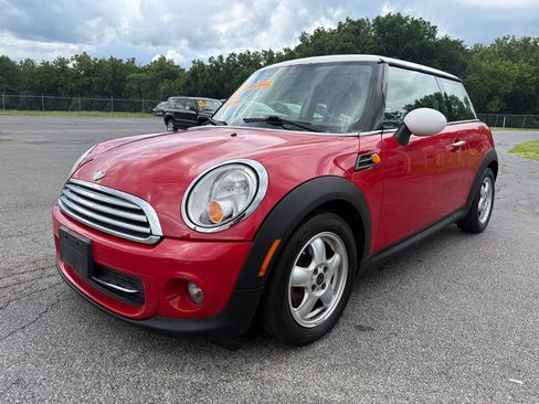 Used 2011 MINI Cooper Hardtop FWD image 2